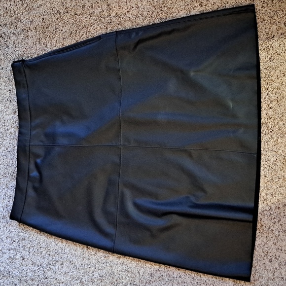 Black polyurethane coated skirt, size 18/34, Elizabeth and James - Picture 1 of 5
